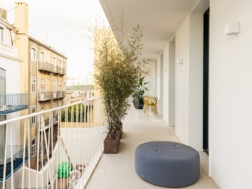 Apartamento T2 com terraço junto à Av. Liberdade, 