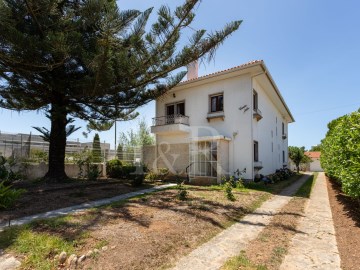 6-bedroom villa on 1000m2 plot in the centre of Ca