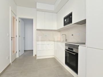 Apartamento T2 espaçoso com varandas, em Arroios, 