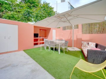 2-bedroom apartment with patio next to Marquês de 