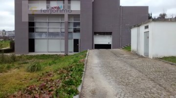 Rua J. Faria Martins lugar de garagem 1