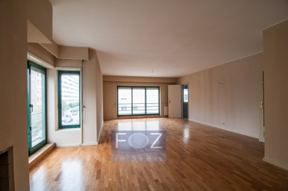 Apartamento 4 Quartos em Ramalde