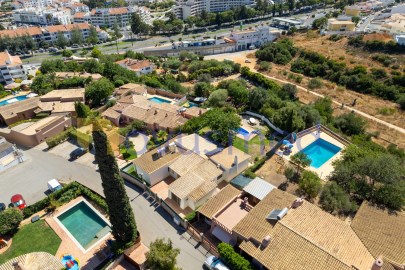 Moradia com piscina centro de Albufeira