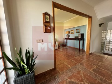 House 5 Bedrooms in Quelfes