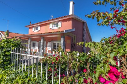 Fachada - Moradia, A Casa das Casas