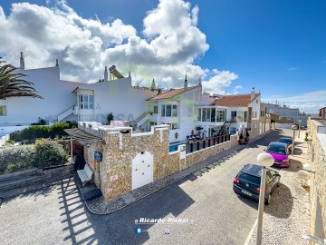 Fachada - Moradia, A Casa das Casas