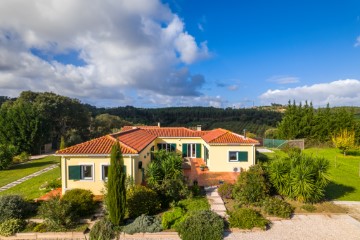 Moradia de charme com um belíssimo jardim e vistas