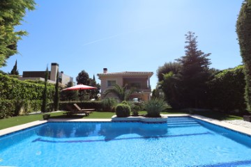 House 5 Bedrooms in Sant Berger