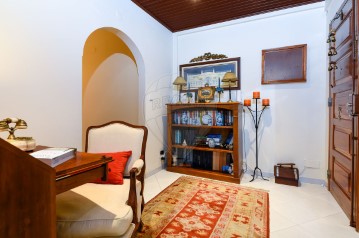 Apartment 3 Bedrooms in Mina de Água