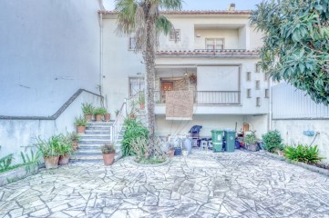 House 5 Bedrooms in Olivais