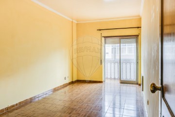 Apartment 3 Bedrooms in Odivelas