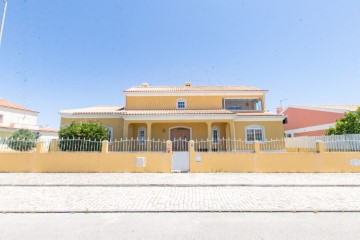 House 4 Bedrooms in Azeitão (São Lourenço e São Simão)