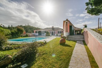 Quintas e casas rústicas  em Almargem do Bispo, Pêro Pinheiro e Montelavar