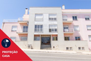 Apartment 2 Bedrooms in São Domingos de Rana