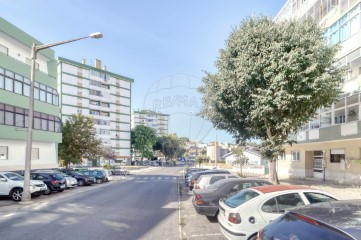 Apartamento 1 Quarto em Charneca de Caparica e Sobreda