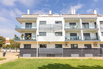 Duplex 4 Bedrooms in Santo António da Charneca