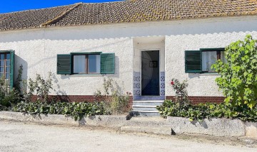 House 3 Bedrooms in Almoster