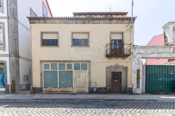 Edificio en Santa Maria Maior e Monserrate e Meadela