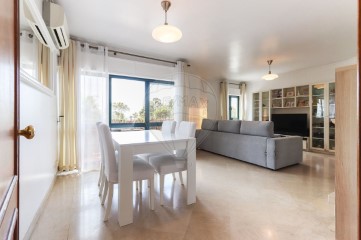 Apartment 4 Bedrooms in Algés, Linda-a-Velha e Cruz Quebrada-Dafundo