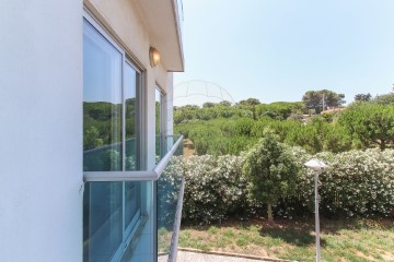 Apartment 4 Bedrooms in Marvila