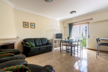 Apartment 1 Bedroom in Carcavelos e Parede