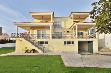 Maison 4 Chambres à Carcavelos e Parede