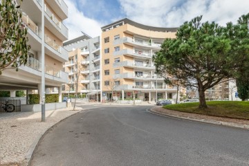 Apartamento 1 Quarto em Carcavelos e Parede