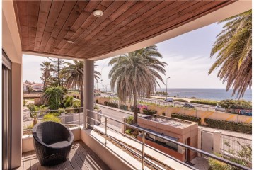 Apartment 4 Bedrooms in Carcavelos e Parede