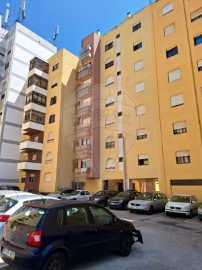 Apartamento 1 Quarto em Carcavelos e Parede