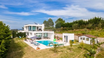 House 4 Bedrooms in Carvalhal