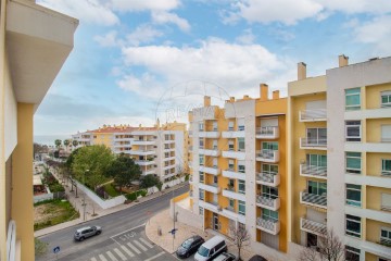 Piso 3 Habitaciones en Carcavelos e Parede