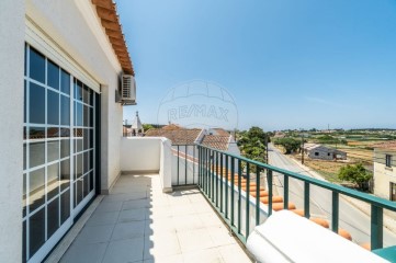 House 2 Bedrooms in São Bartolomeu dos Galegos e Moledo