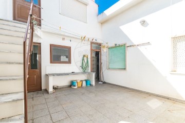 House 3 Bedrooms in Lourinhã e Atalaia