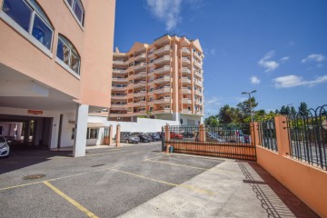 Apartamento 2 Quartos em Carcavelos e Parede