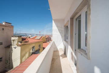 Apartment 3 Bedrooms in Estrela