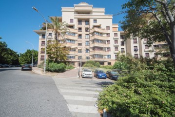 Apartment 3 Bedrooms in Sacavém e Prior Velho