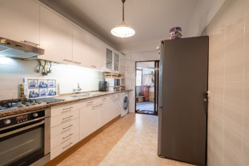 Apartamento 2 Quartos em Algueirão-Mem Martins