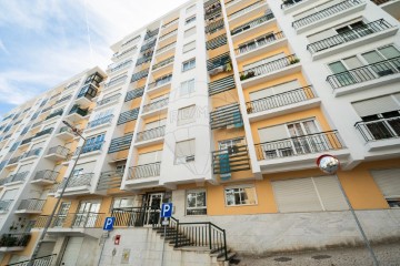 Apartamento 2 Quartos em Queluz e Belas