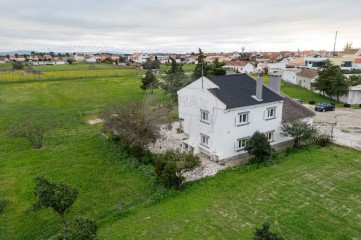 Maison 4 Chambres à Sarilhos Grandes