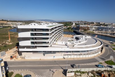 Loja para venda na avenida principal de Lagos /Alg