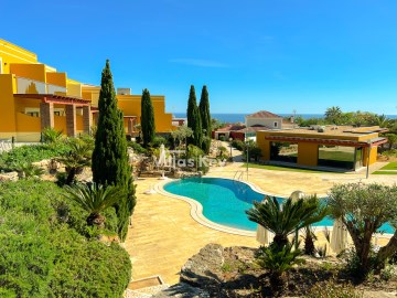 Moradia com piscina na Praia da Luz