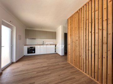 Apartamento totalmente remodelado a poucos minutos