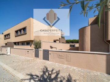 House 3 Bedrooms in Madalena