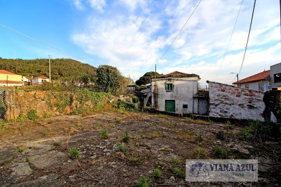 Vianaazul - Quintinha com casa em pedra para resta