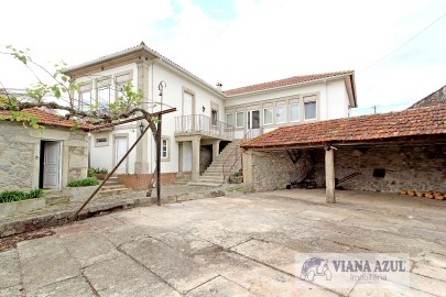 Vianaazul - Quinta T3 avec annexes et terrain à Pe