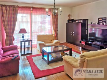Vianaazul - 3 bedroom flat with parking space, Abe