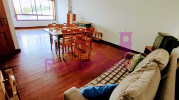 Apartamento T2 c/ garagem - Avenida Elísio de Mour