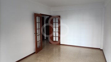 Apartamento T1 na avenida Doutor Fernando Ricardo 