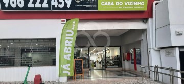 Loja para arrendar nas Pedralvas em Benfica