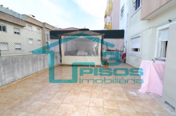 For sale 2 bedrooms (3 rooms) with terrace and sto